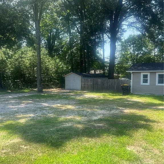 3907 Woodlawn St — Photo 2