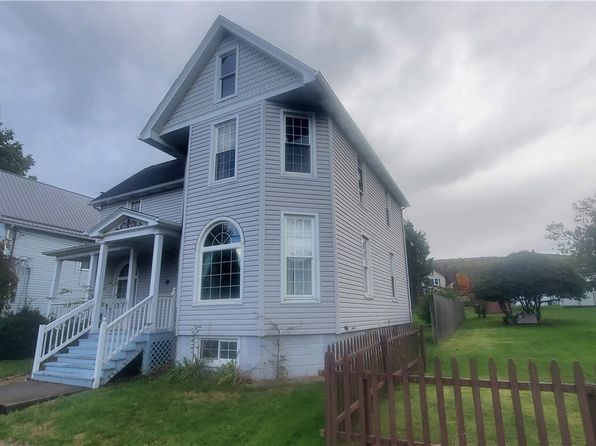 411 W 2nd Ave, Derry, PA 15627