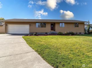 1182 SE Constitution Dr, College Place, WA