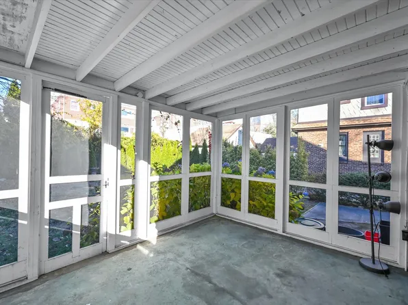 85-11 Eton Street image 8 of 20