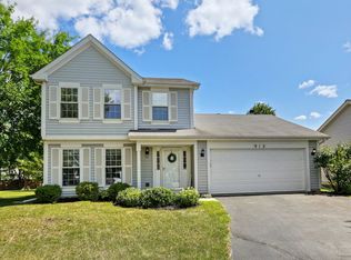 912 Joan Ct, Naperville, IL