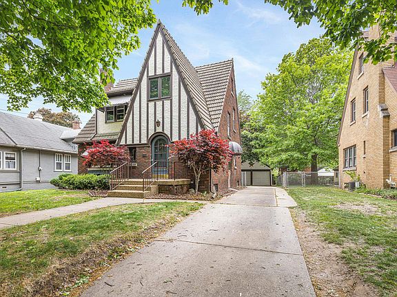 4th image of 404 Robert Ave