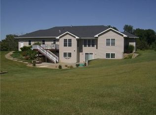 1426 Maxson Rd, Cedar Rapids, IA 52403