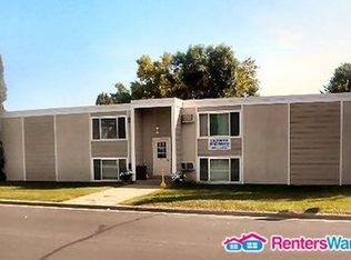 445 California St NW APT 202, Hutchinson, MN 55350
