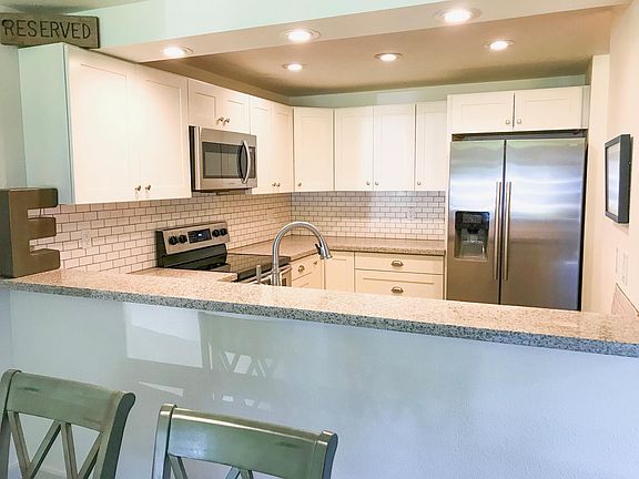 5th image of 297 2nd Ave NE