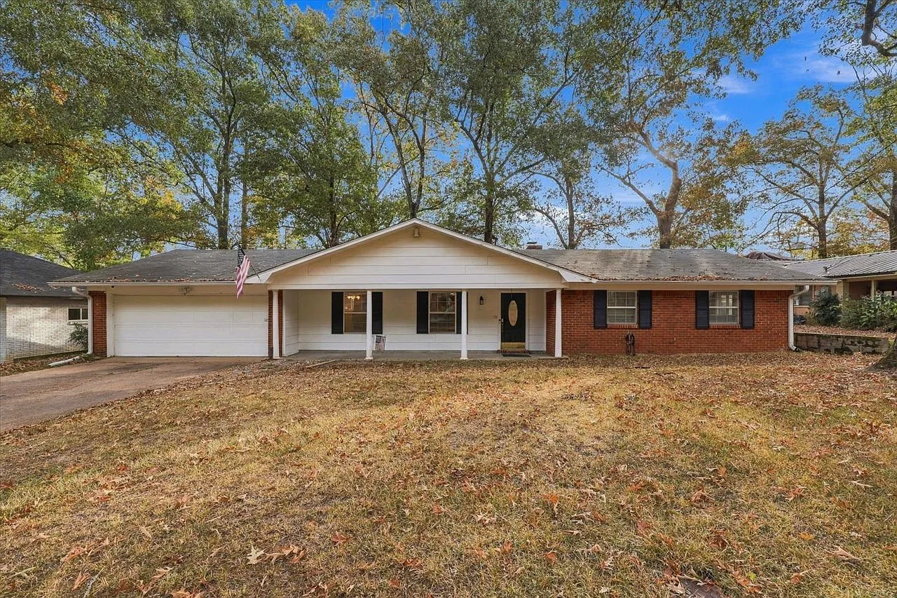 3 bed, 2.0 bath, 1681 sqft, $2,000 — Photo 1