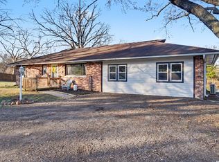 2079 N 1369th Rd, Eudora, KS 66025