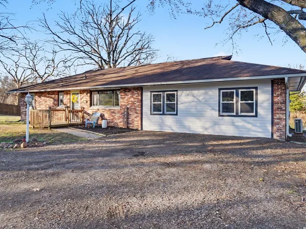 2079 N 1369th Rd, Eudora, KS 66025