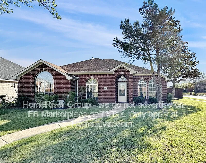 2300 Granbury Dr