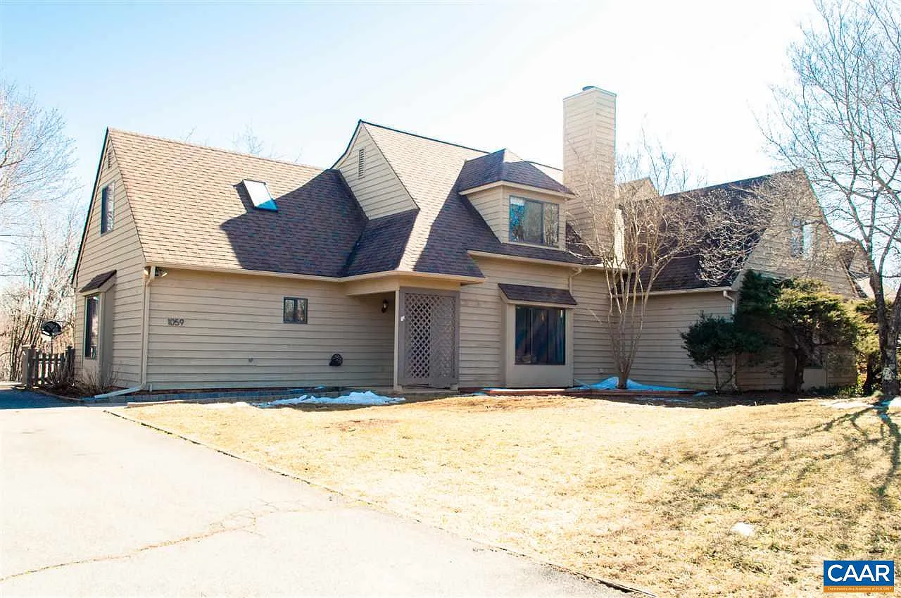 1059 Highlands Dr photo 1