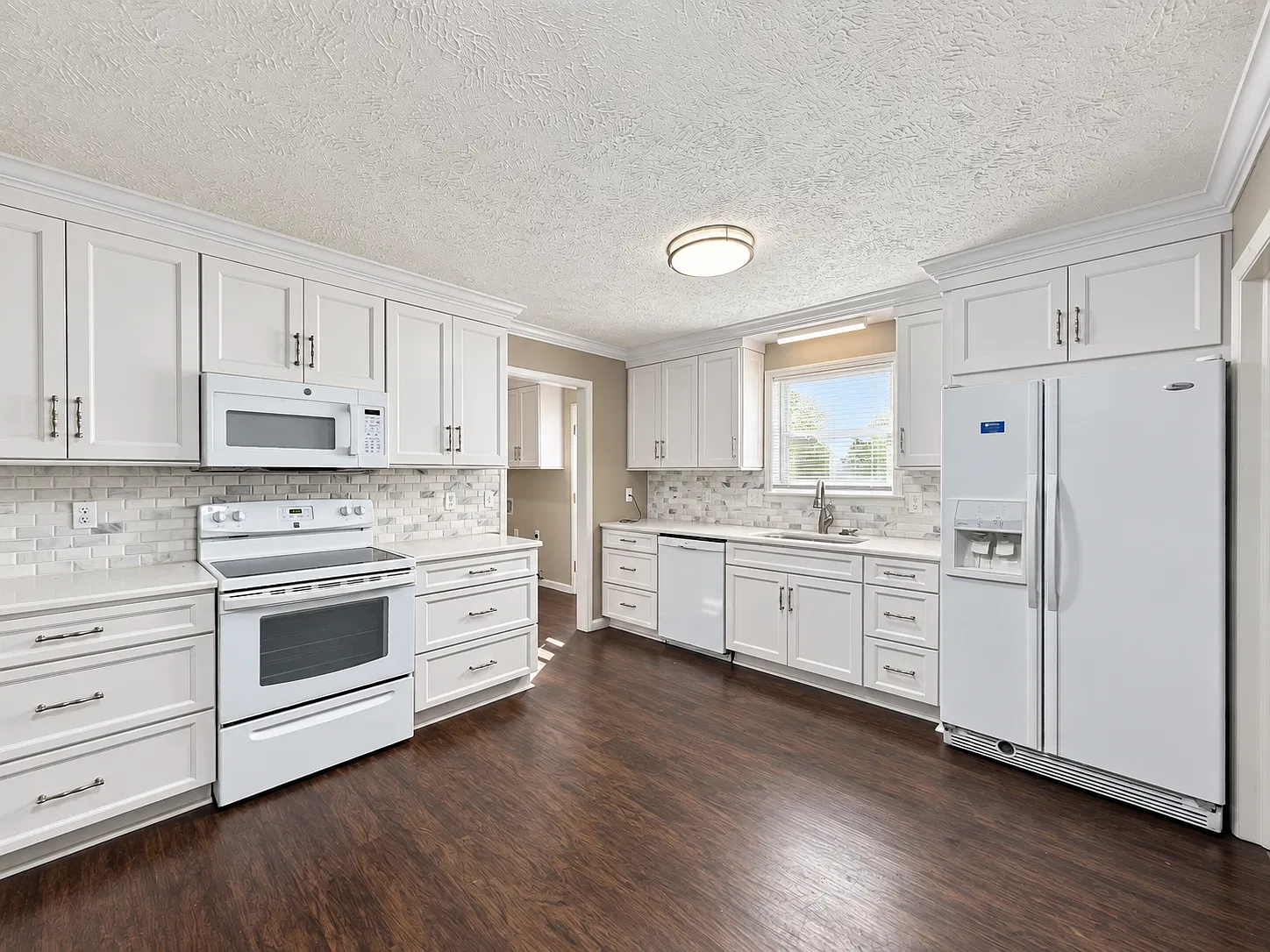 4 bed, 2197 sqft, $2,100 — Photo 3