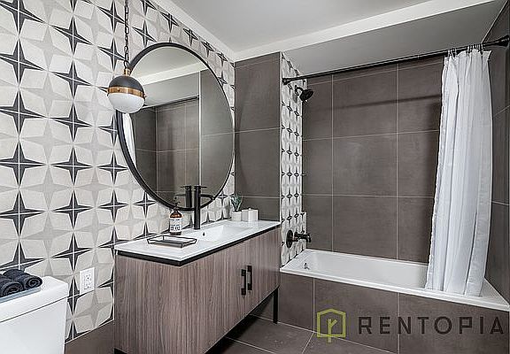 5th image of 340 Evergreen Ave #408