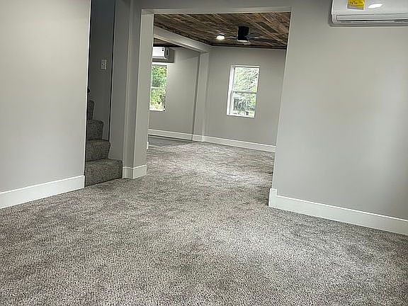 3rd image of 213 Spring St
