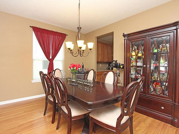 5th image of 3195 Tower Oaks Dr