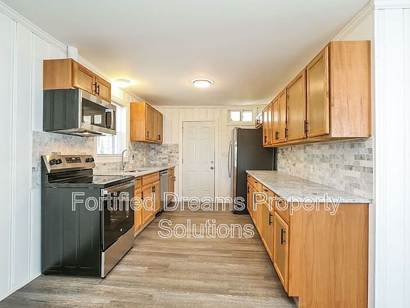 2nd image of 1001 W Mountain St
