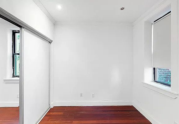 4th image of 120 E 4th St APT 1J
