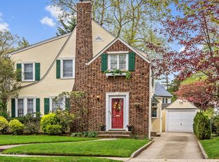 185 Rockaway Ave, Rockville Centre, NY 11570