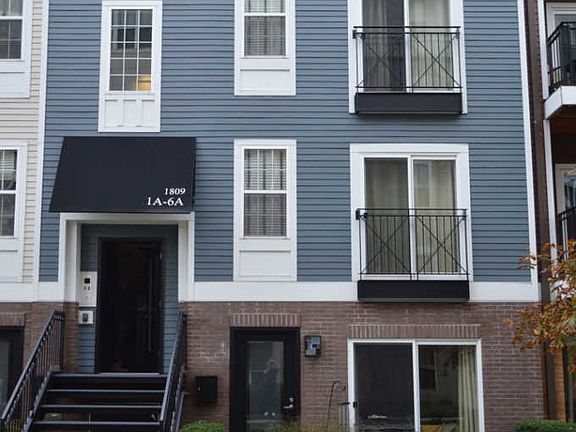 5th image of 1809 W Argyle St APT 3A