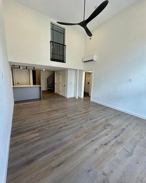 1st image of 2 Derby St #305