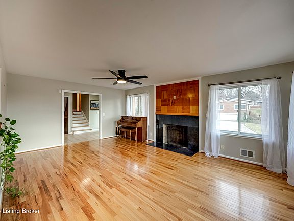 2nd image of 609 Wilderness Rd