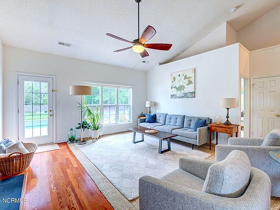 4th image of 6209 Sentry Oaks Drive