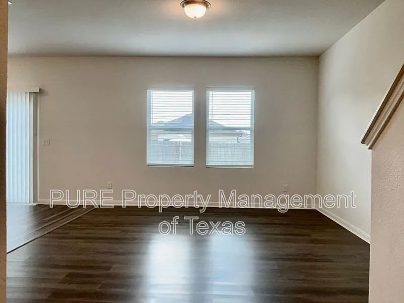 Building Photo - 109 Pronghorn St