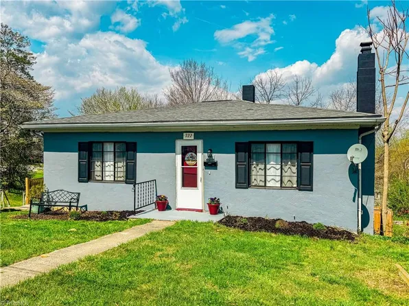 722 Maiden Ln, Mount Airy, NC 27030