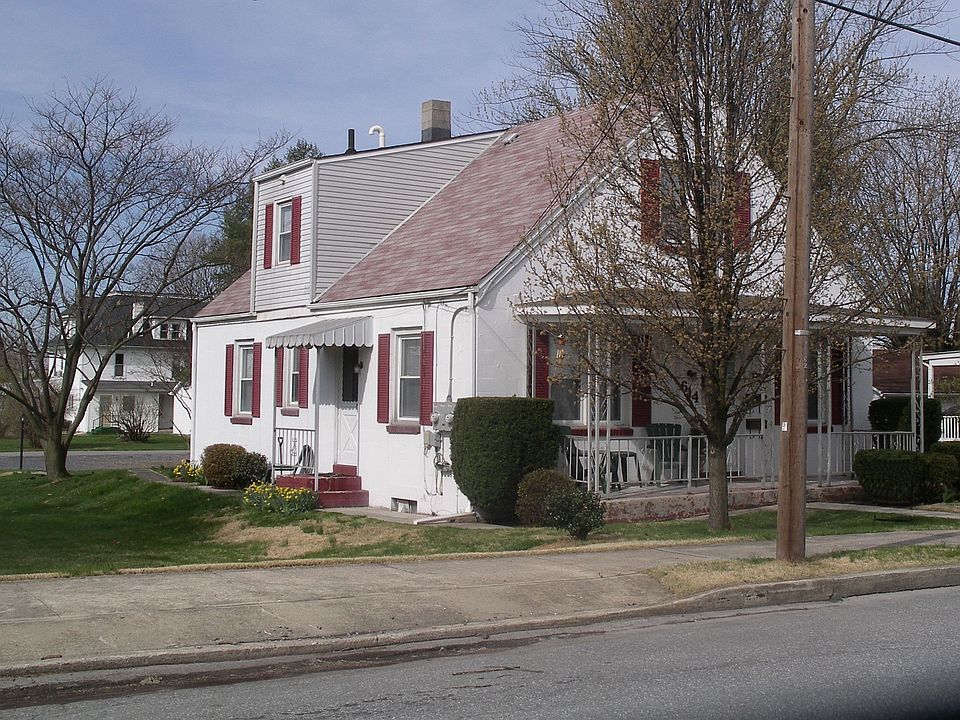 2nd image of 614 Guilford Ave #1