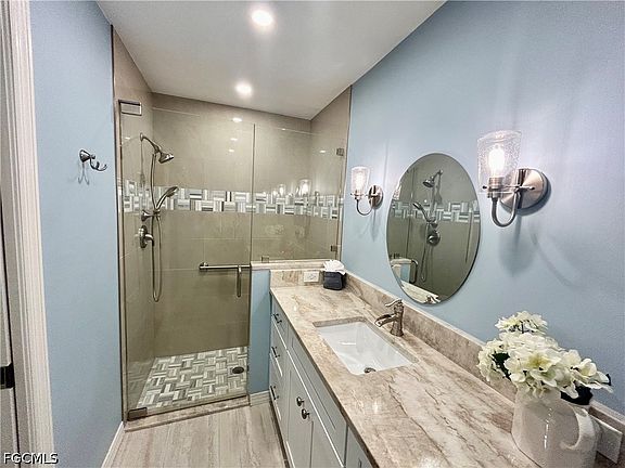 2nd image of 8076 Queen Palm Ln APT 412