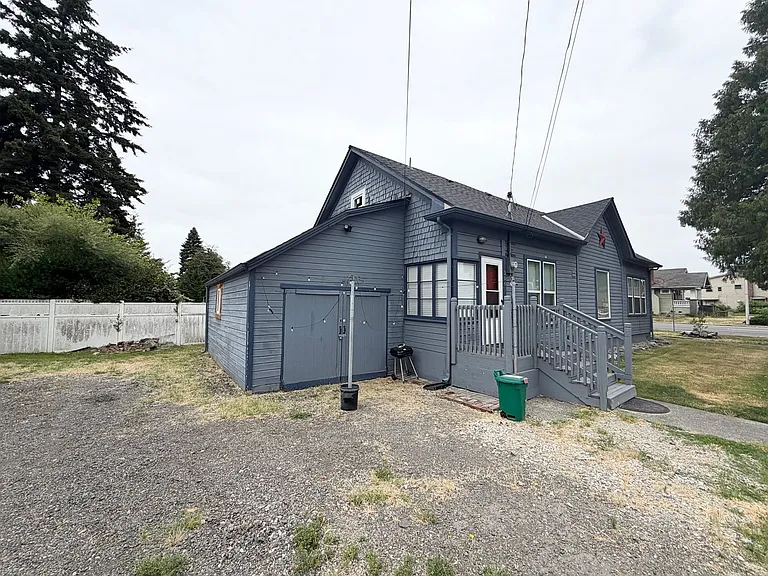 304 W Willis St — Photo 15