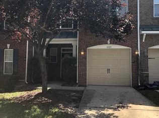 1025 Remington Oaks Cir, Cary, NC 27519