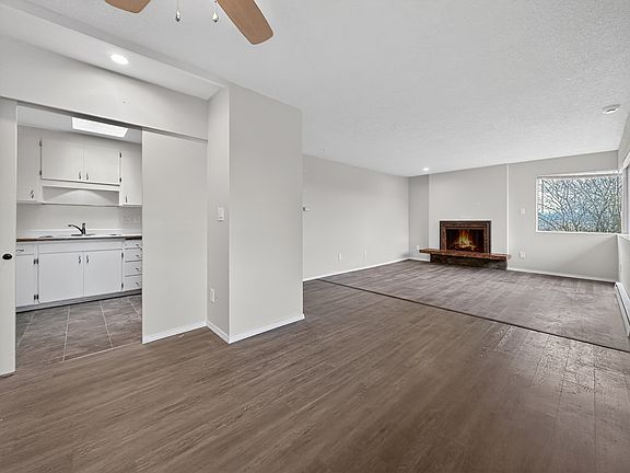 2nd image of 3132 Lombard Ave #5