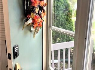 47 Turtle Bay Dr, Branford, CT 06405