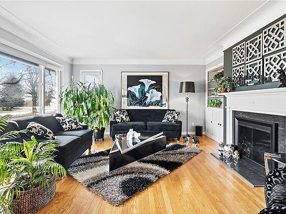 4th image of 20721 Patterson Pkwy