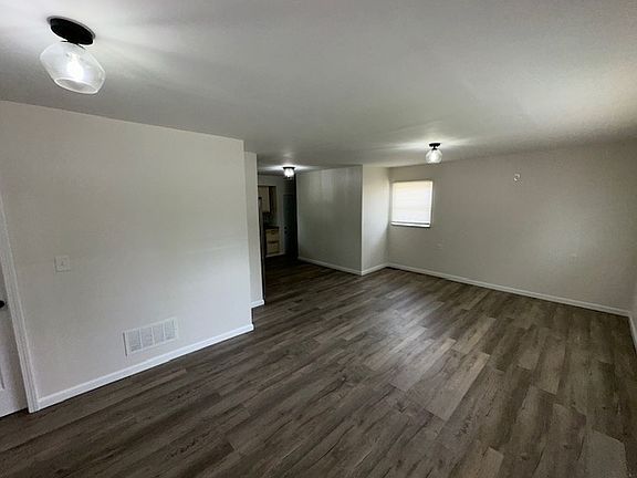 3rd image of 4016 E Livingston Ave