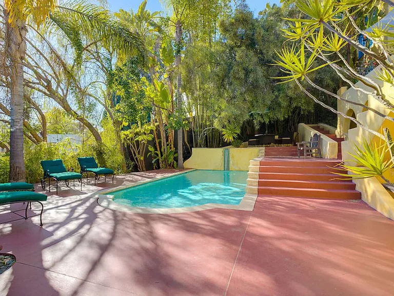 4778 Cromwell Ave — Photo 8