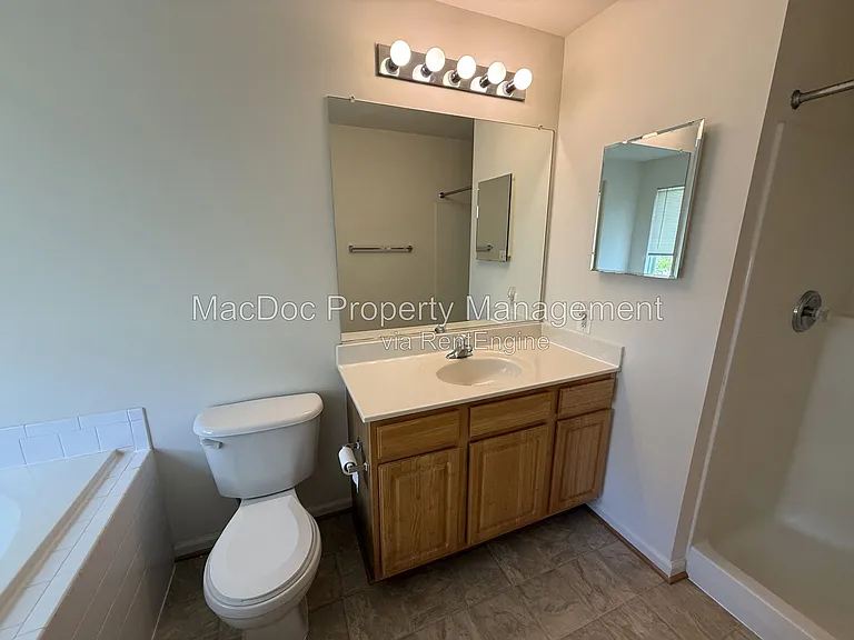 219 Merrill Ct — Photo 42