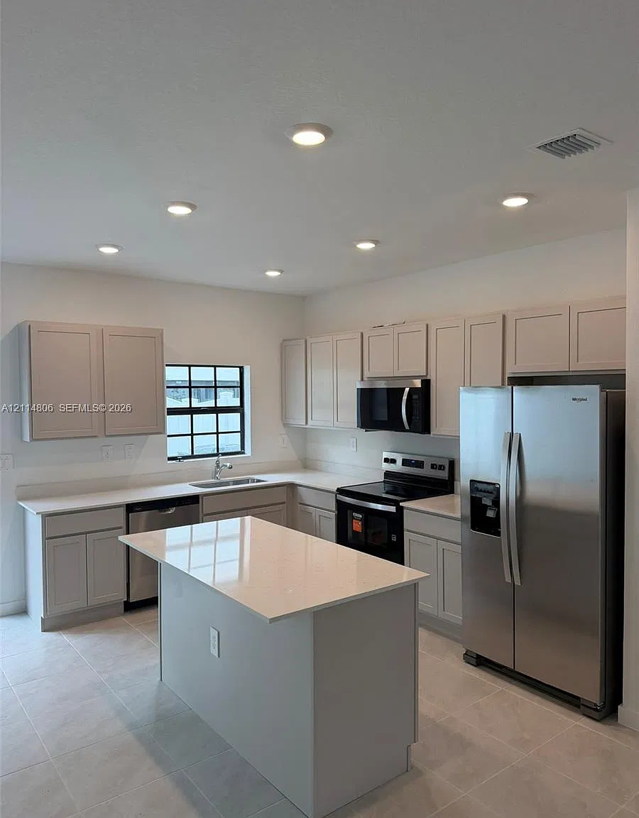 Hadley Place — Photo 2