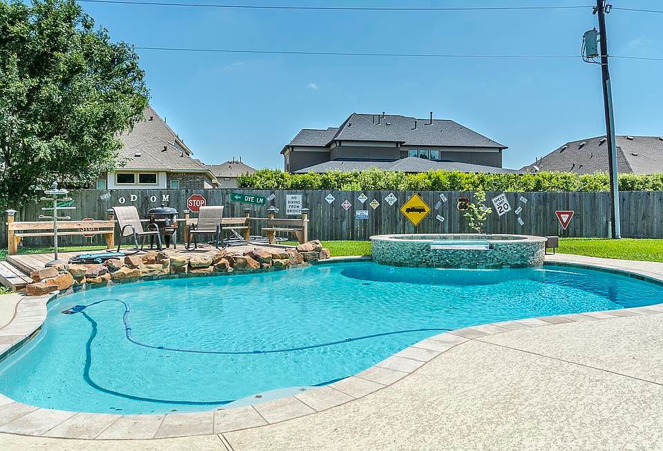 1st image of 1801 N Mission Cir