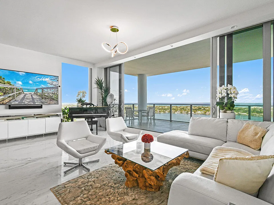 1 Water Club Way #Penthouse 2204-2204