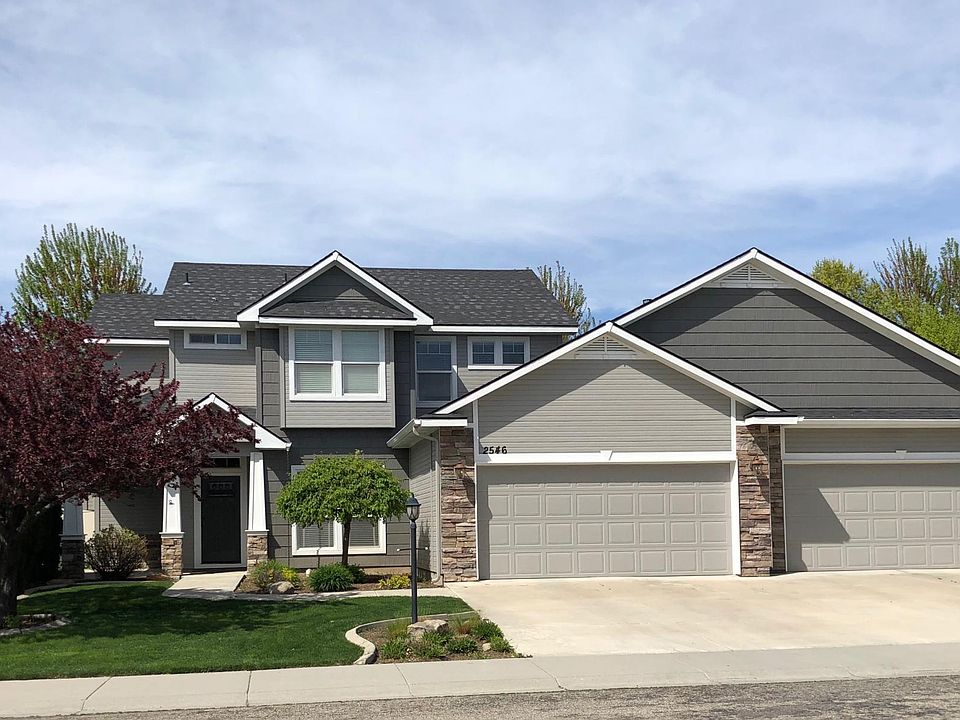 Great Curb Appeal with huge 4 car garage