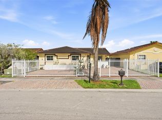 Alba Gardens Sec 1, Miami, FL 33184