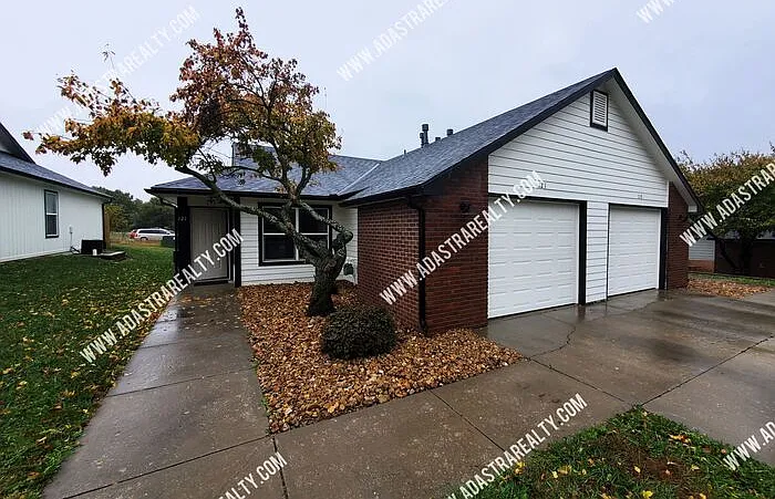 121 Ames St — Photo 20