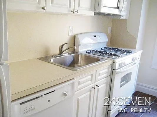 Rented by 24 7 NYC Realty Inc. | media 44