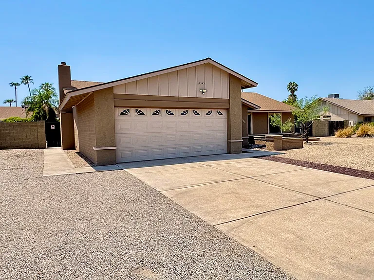 3201 W Paradise Ln — Photo 37