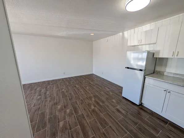 VILLA LA JOLLA, 2601 Columbus St #C-36, Bakersfield, CA 93306