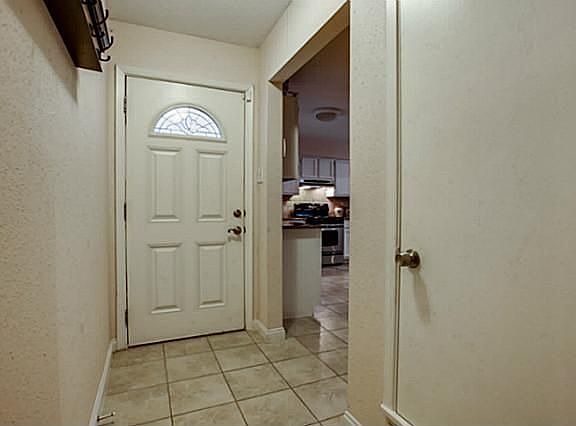 3rd image of 604 Greenleaf Dr