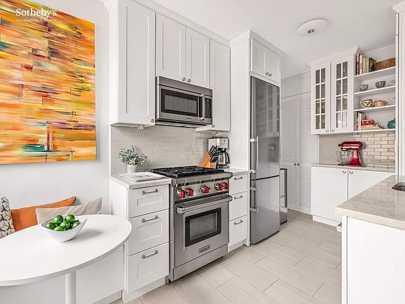 5th image of 514 W End Ave #15C