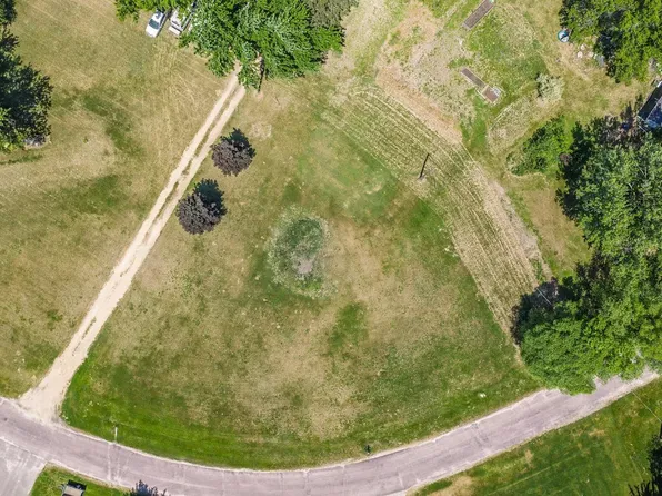 N Oak St, Reedsburg, WI 53959