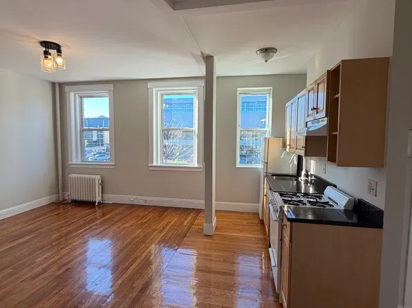 1189 Commonwealth Ave APT 6, Boston, MA 02134